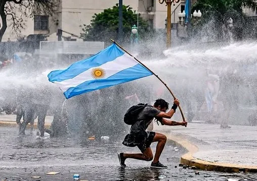 Bandera Plaza