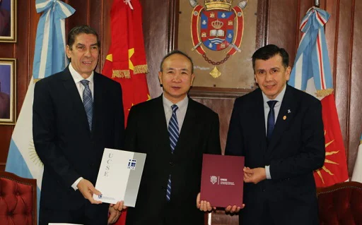 china y santiago