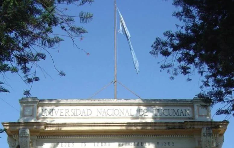 Universidad frente