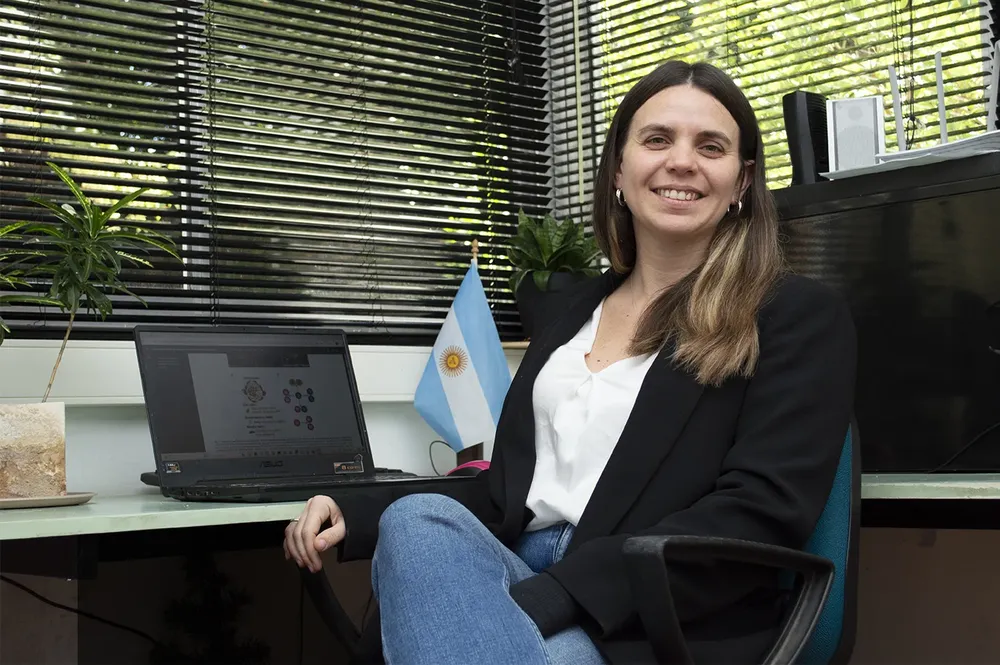 Natalia-Lavalle-fue-la-encargada-de-desarrollar-las-simulaciones-computacionales-en-el-IFLYSIB.-FOTOS-CONICET-Fotografia-Rayelen-Baridon