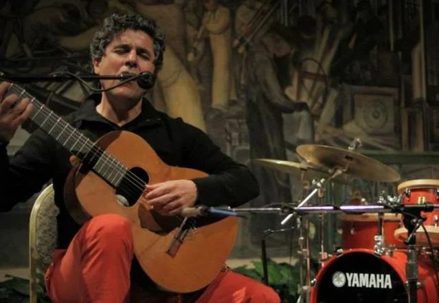 Rojo guitarra
